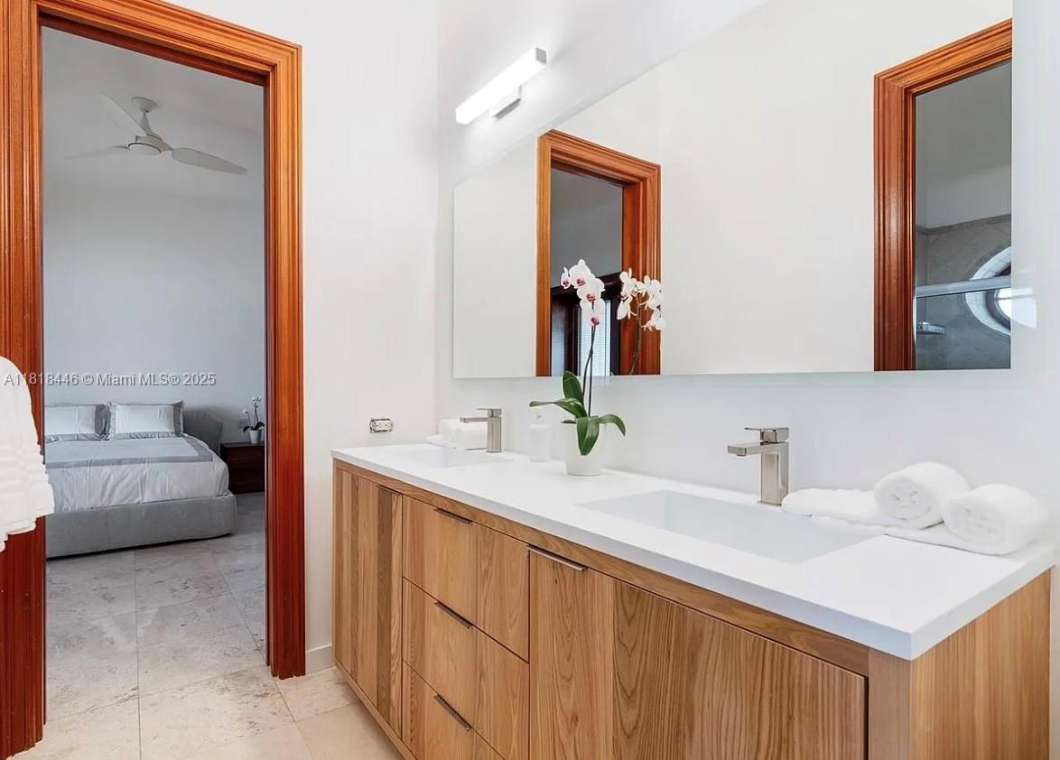 HIBISCUS ISLAND - Residential Lease