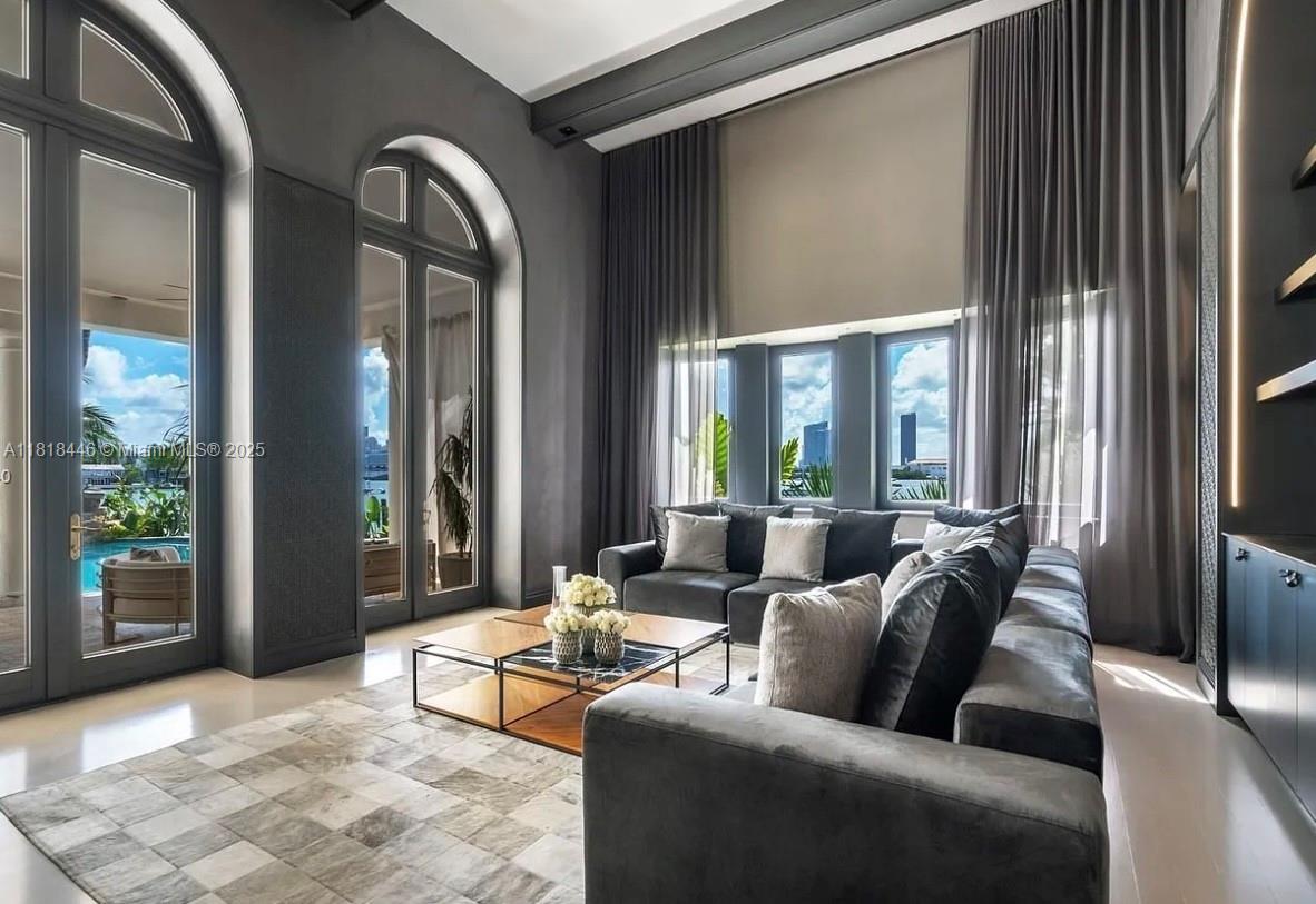 HIBISCUS ISLAND - Residential Lease