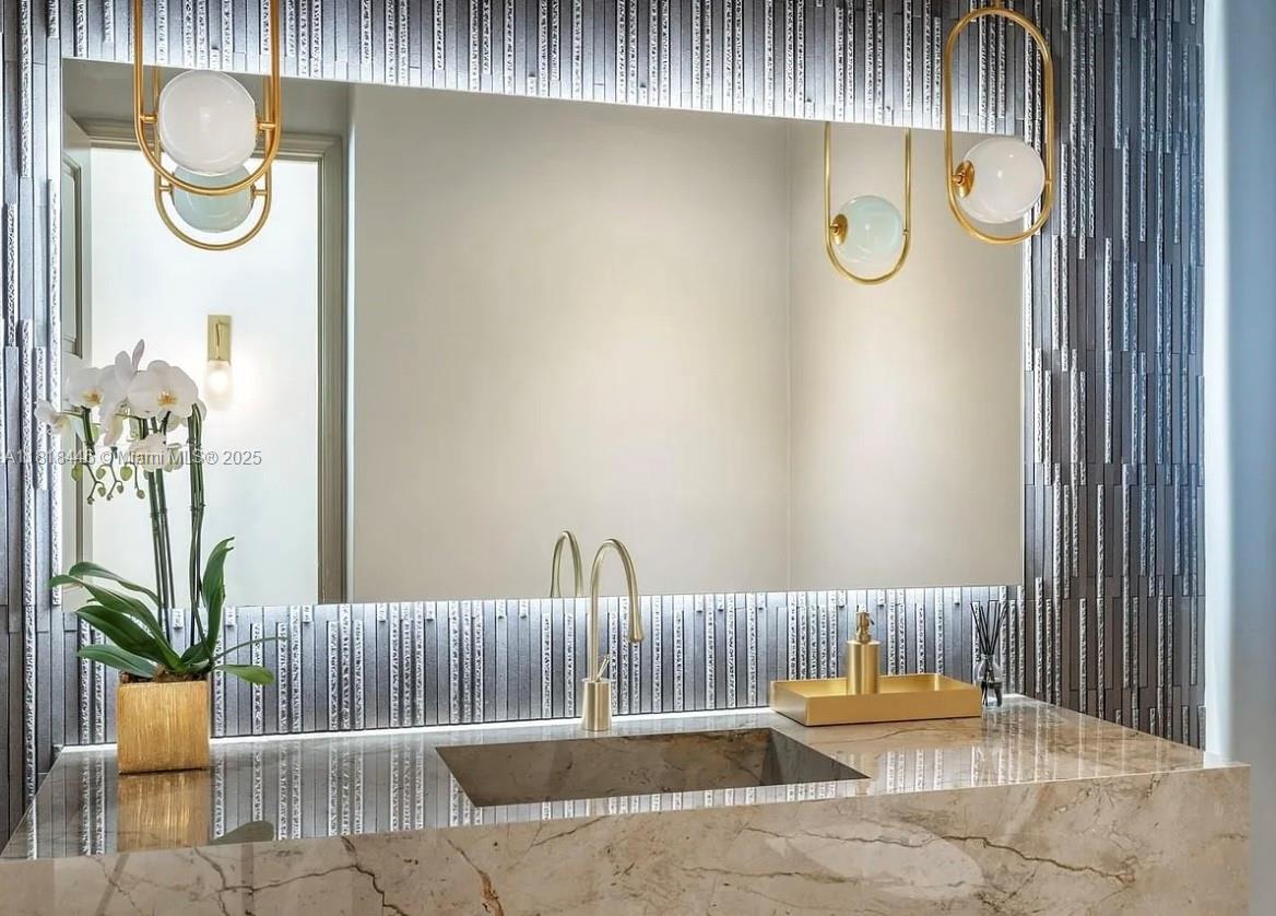 HIBISCUS ISLAND - Residential Lease