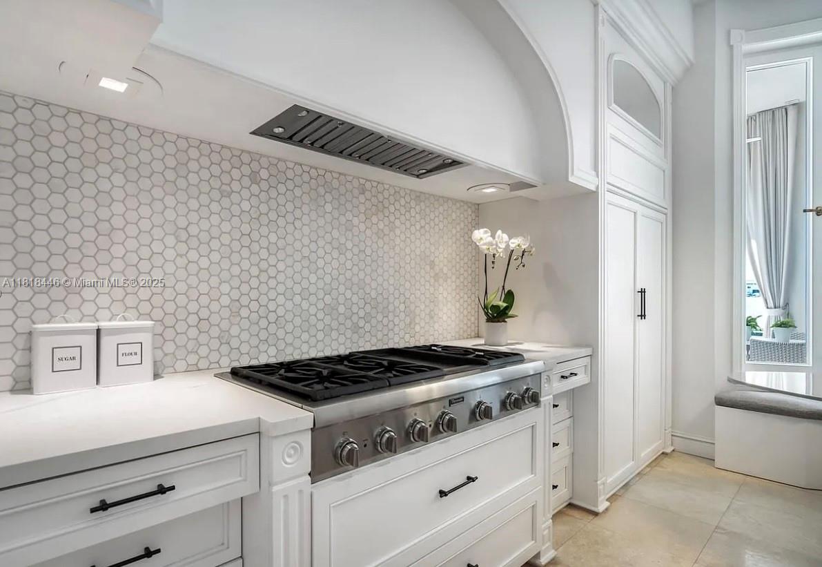 HIBISCUS ISLAND - Residential Lease