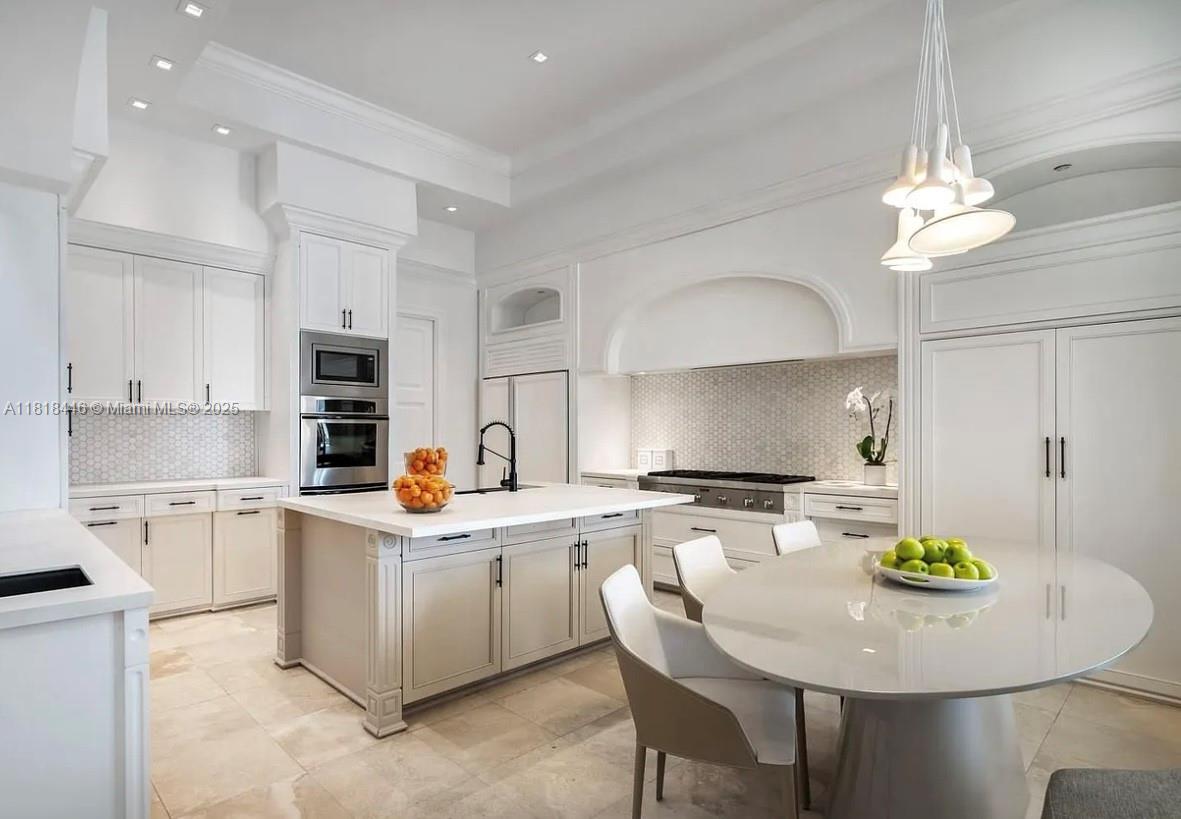 HIBISCUS ISLAND - Residential Lease