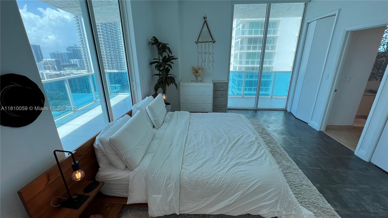 STAR LOFTS ON THE BAY CON - Residential