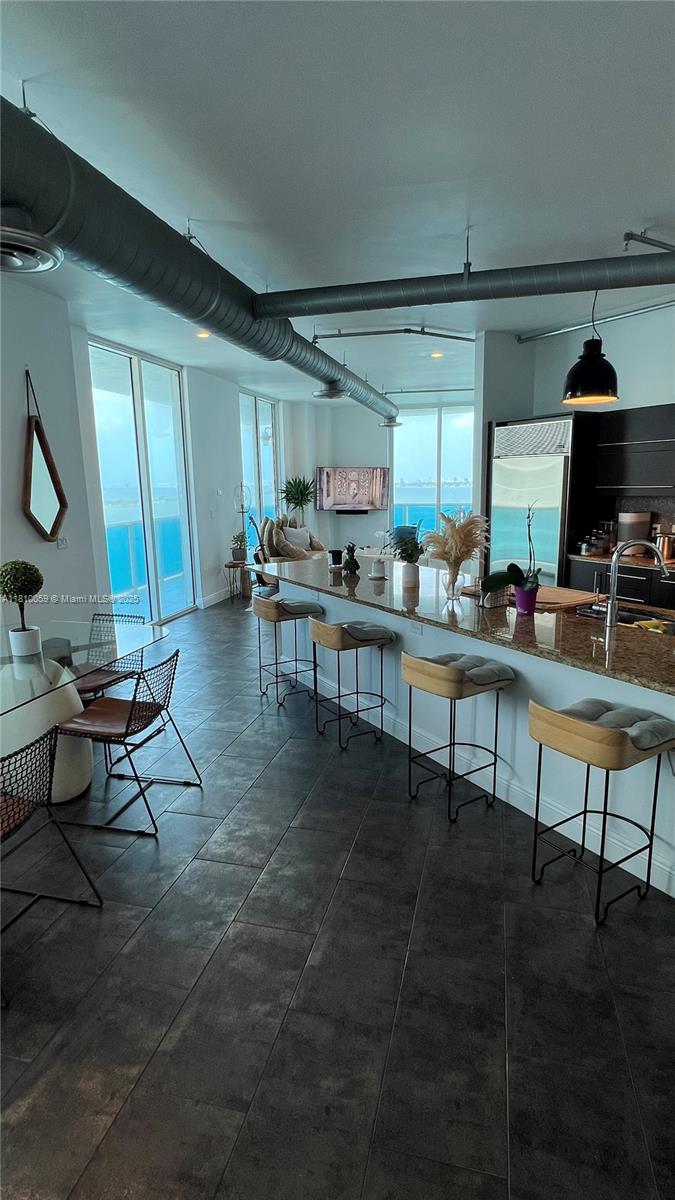STAR LOFTS ON THE BAY CON - Residential
