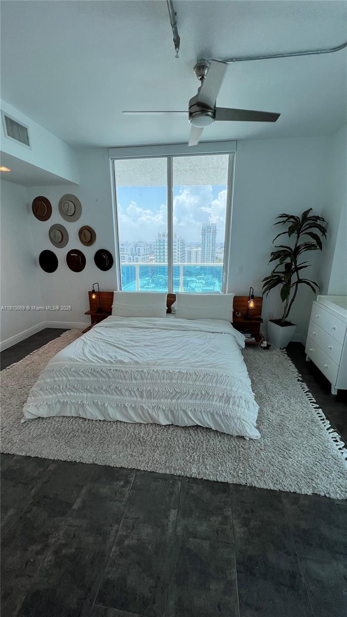 STAR LOFTS ON THE BAY CON - Residential