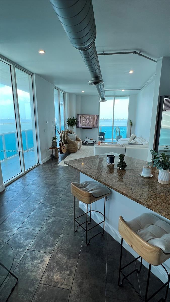 STAR LOFTS ON THE BAY CON - Residential