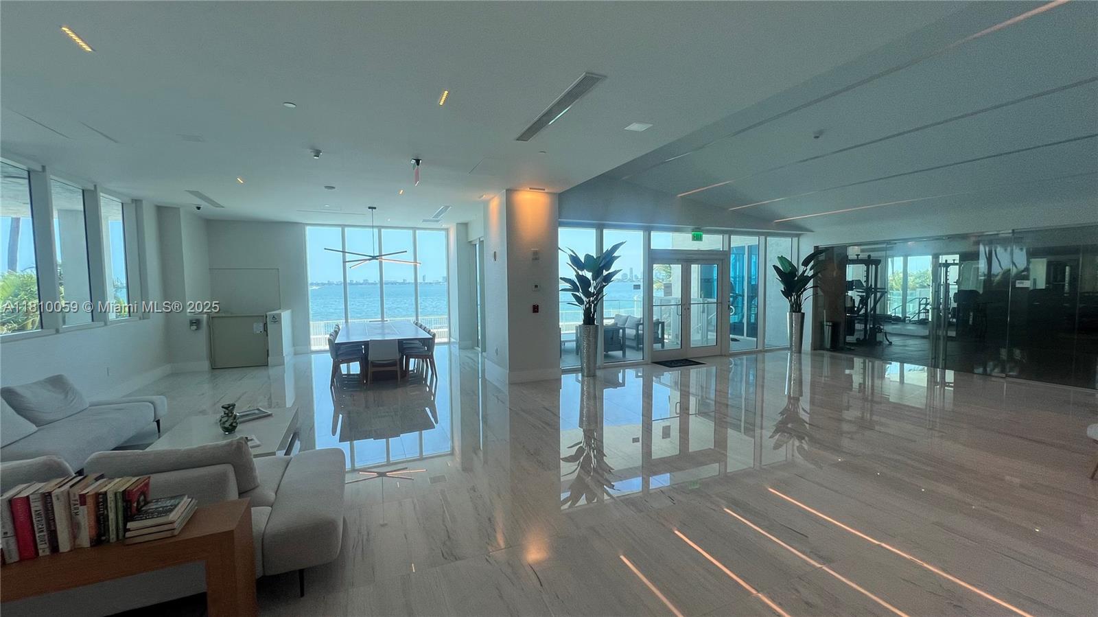 STAR LOFTS ON THE BAY CON - Residential