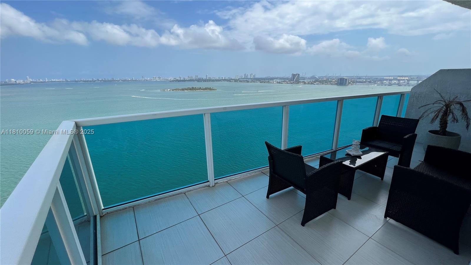 STAR LOFTS ON THE BAY CON - Residential