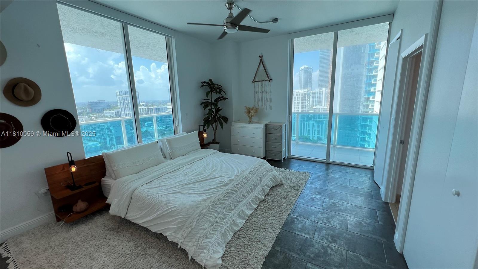 STAR LOFTS ON THE BAY CON - Residential