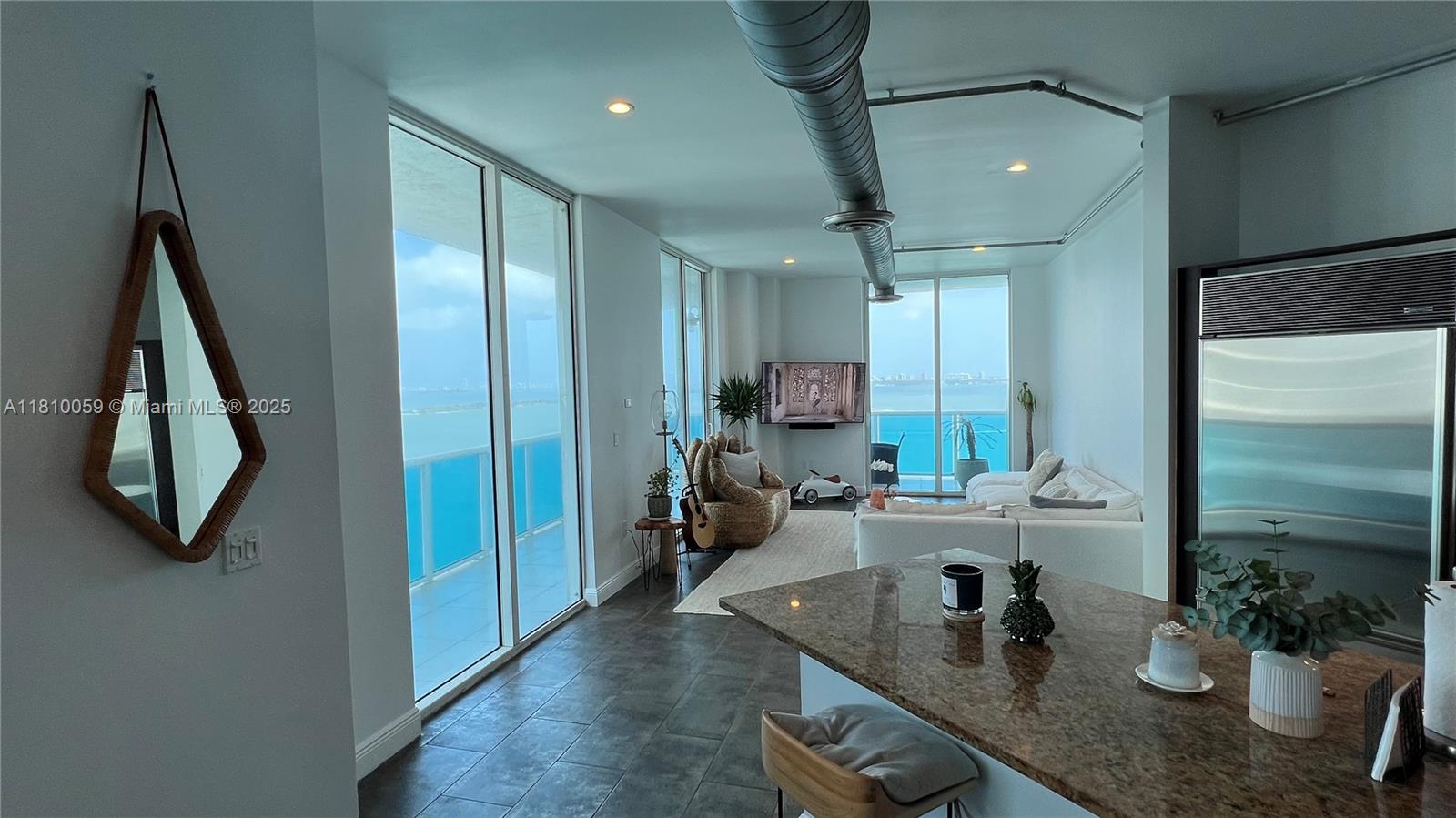 STAR LOFTS ON THE BAY CON - Residential