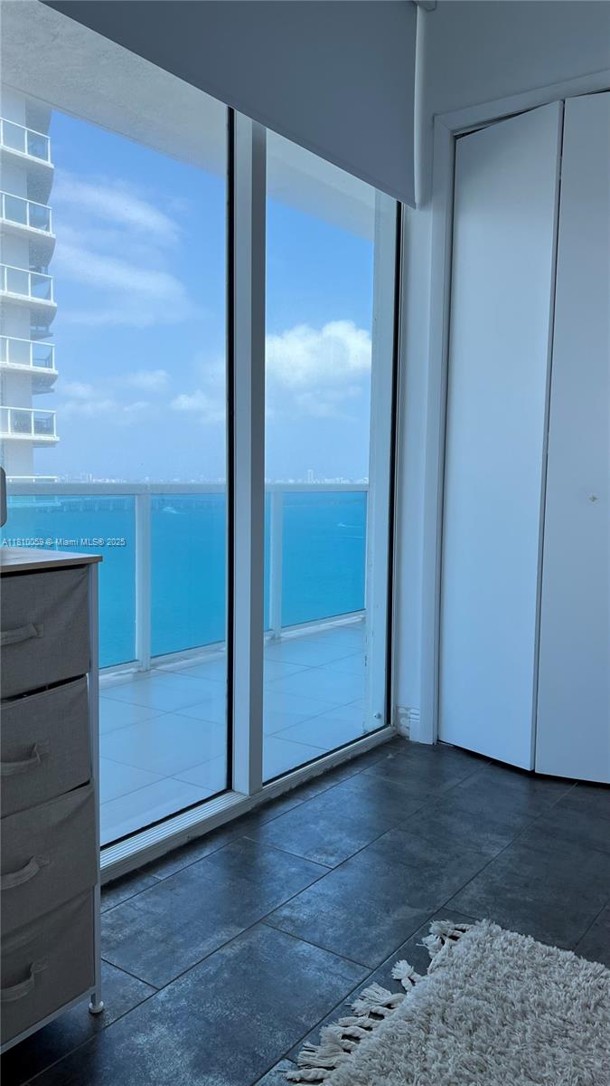 STAR LOFTS ON THE BAY CON - Residential