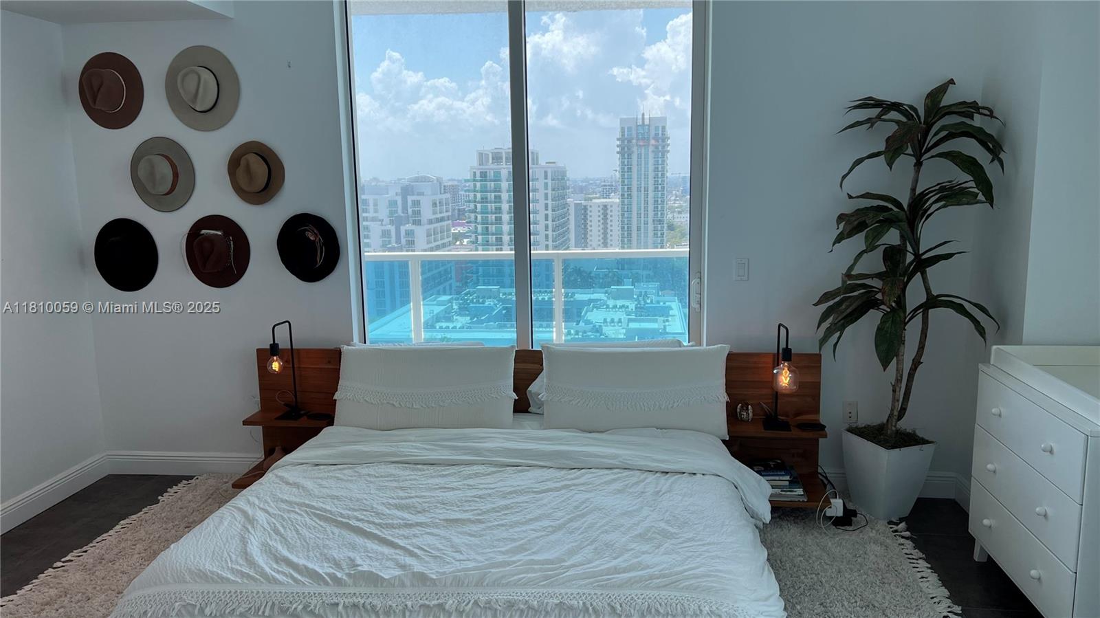 STAR LOFTS ON THE BAY CON - Residential