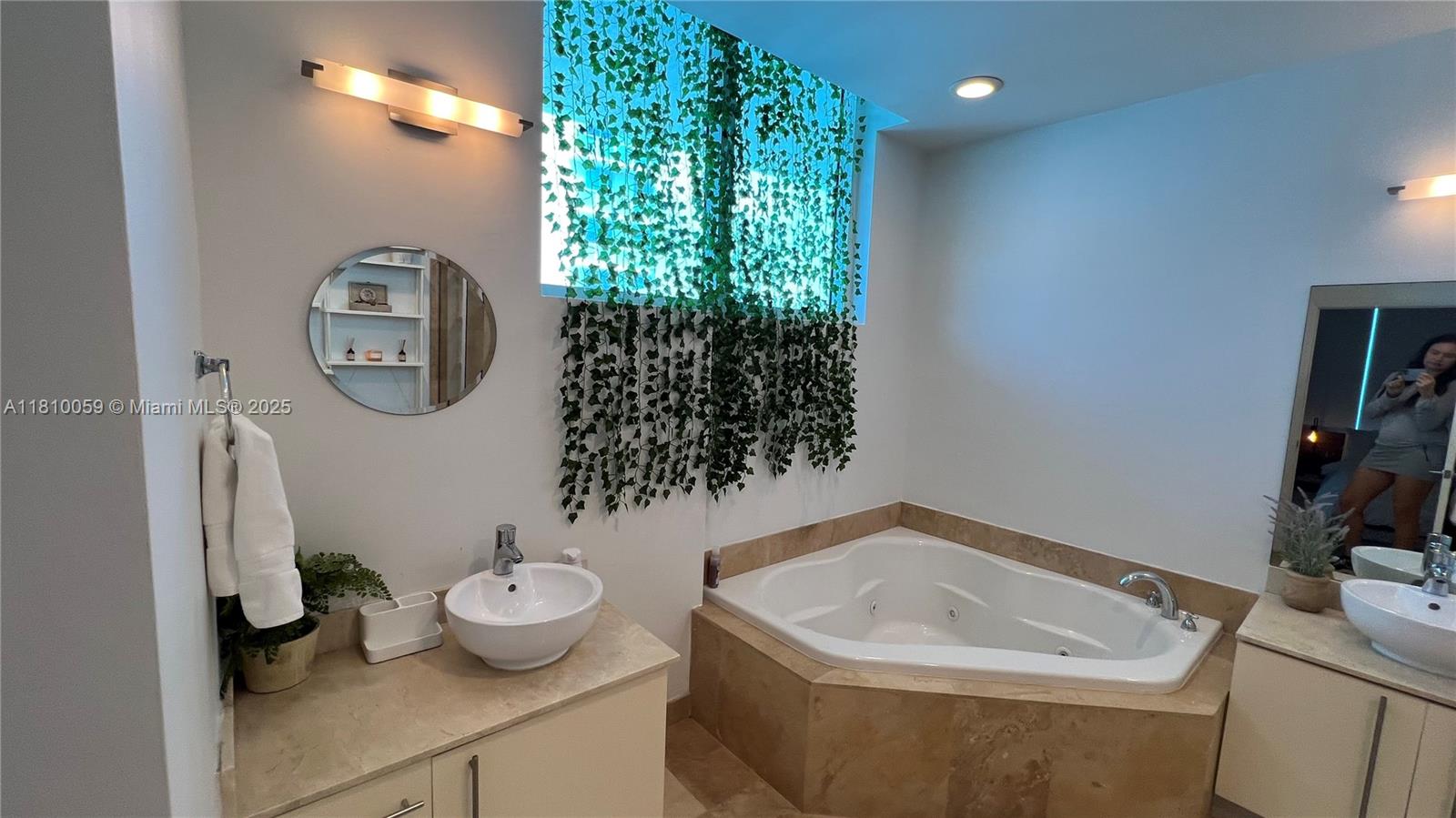 STAR LOFTS ON THE BAY CON - Residential