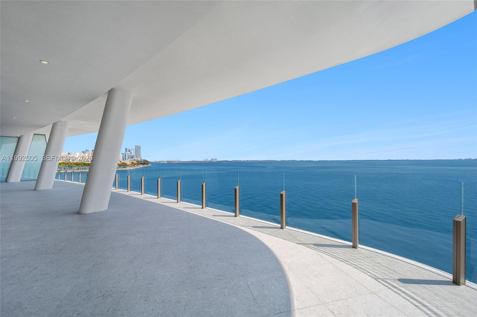 5 Grove Isle Dr. M401