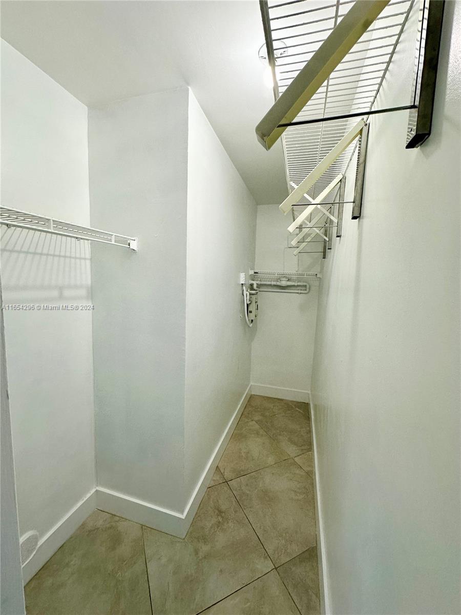 MARINA OAKS CONDO - Residential Lease