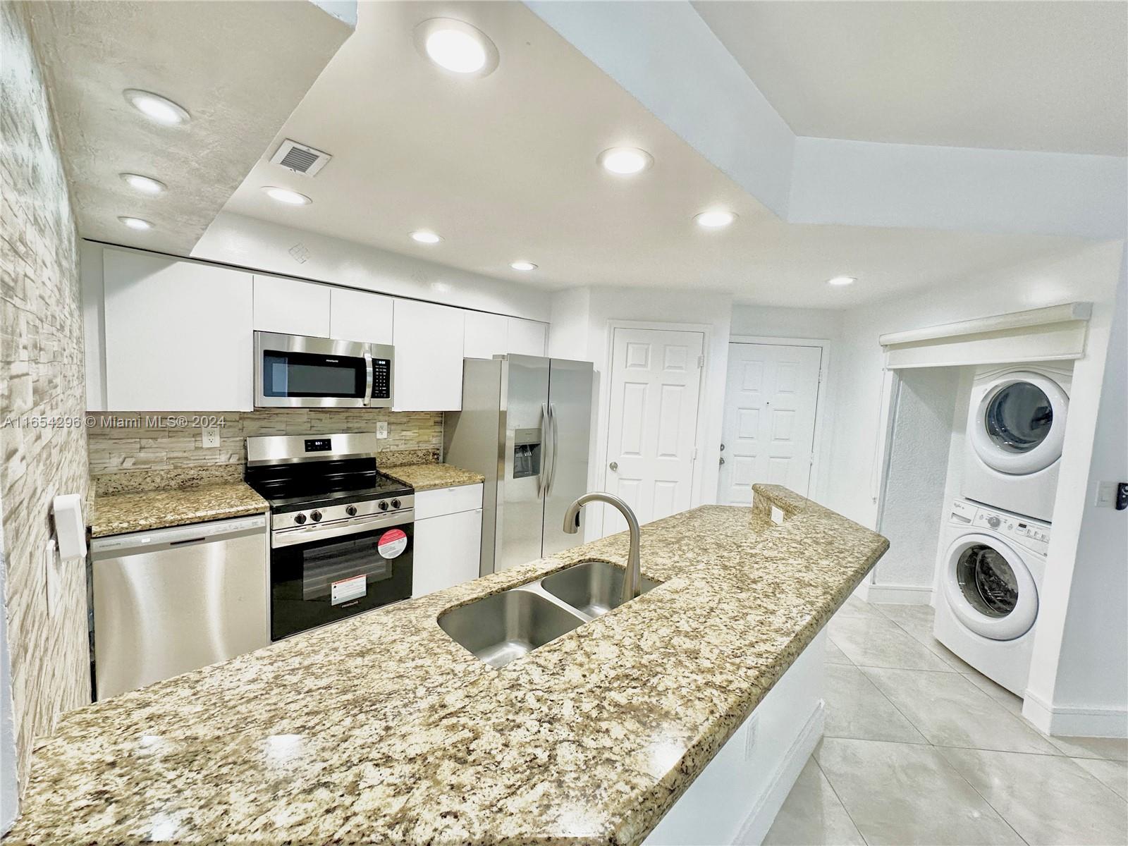 MARINA OAKS CONDO - Residential Lease