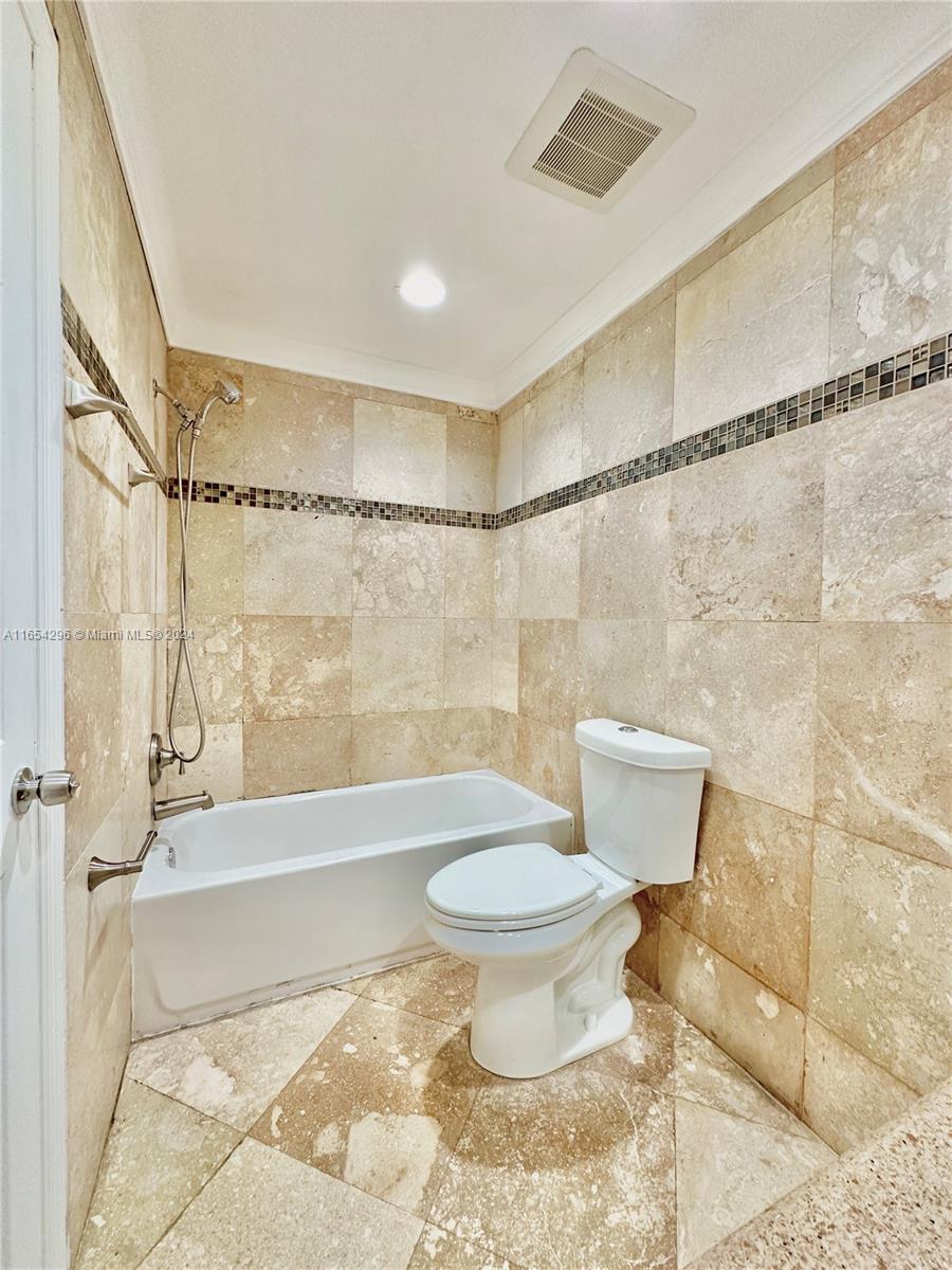 MARINA OAKS CONDO - Residential Lease