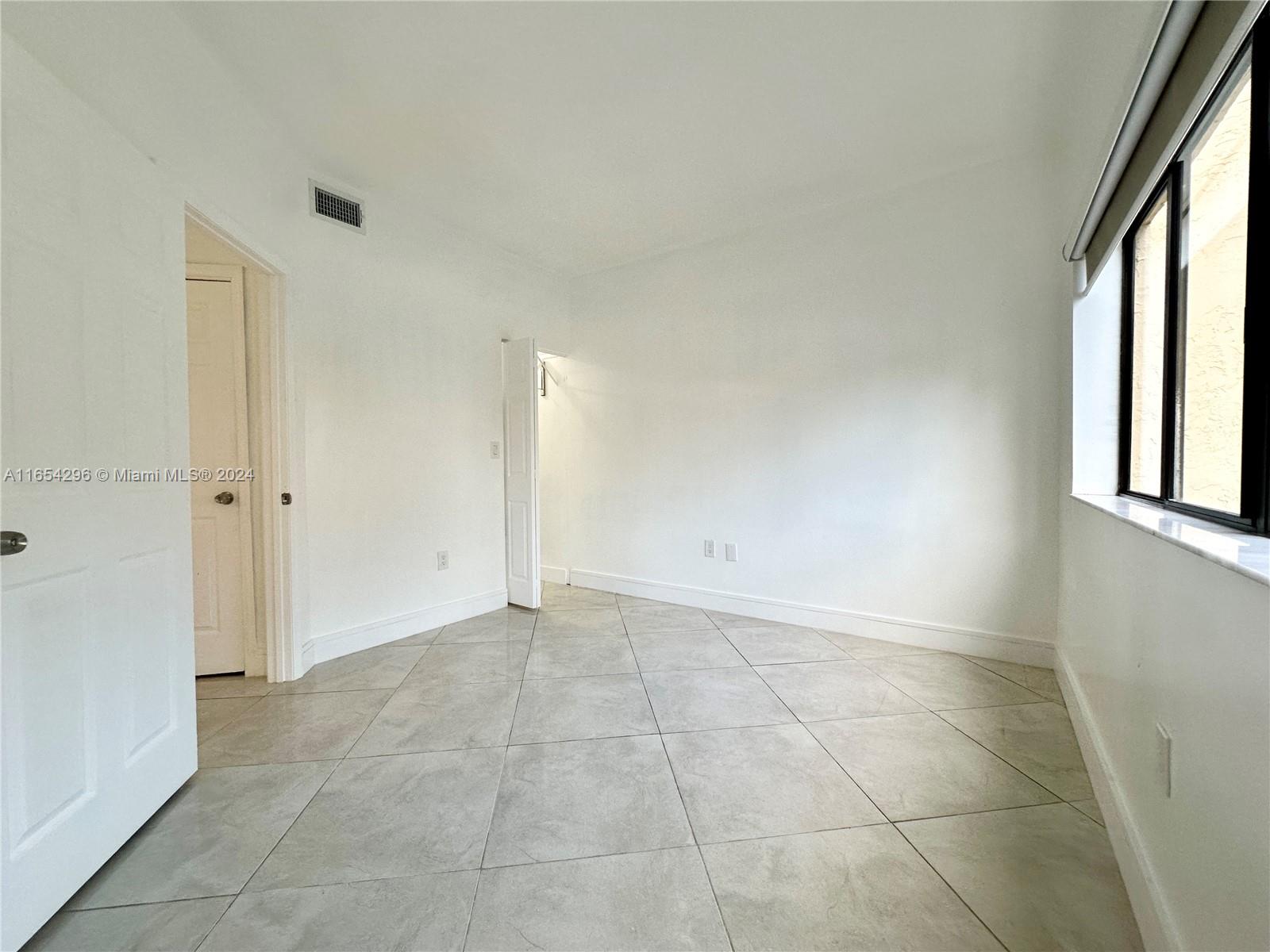 MARINA OAKS CONDO - Residential Lease