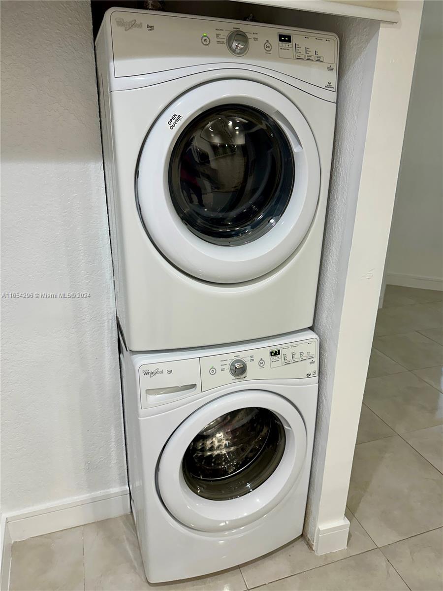 MARINA OAKS CONDO - Residential Lease
