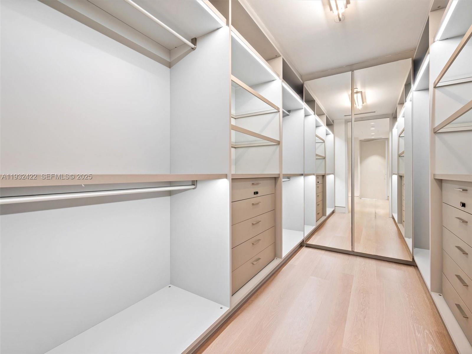 OCEANSIDE @ FISHER ISL CO - Residential