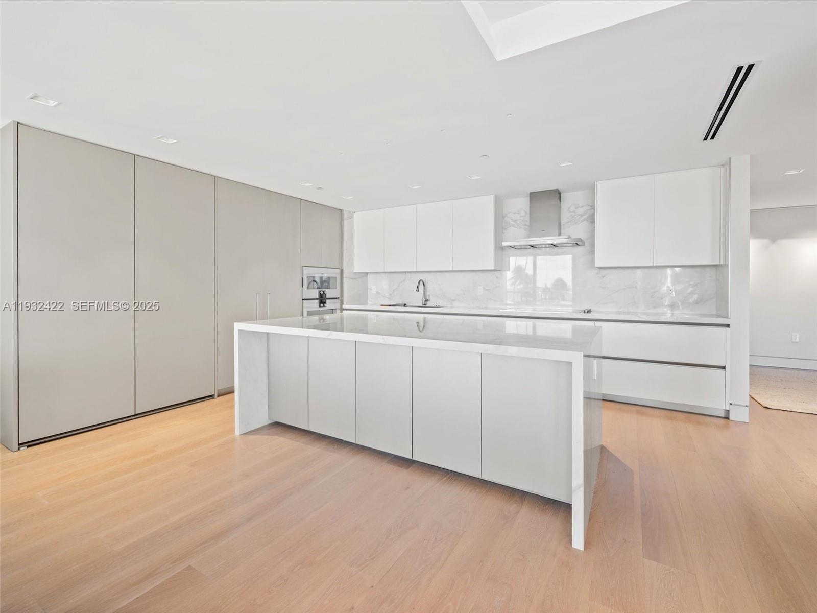 OCEANSIDE @ FISHER ISL CO - Residential