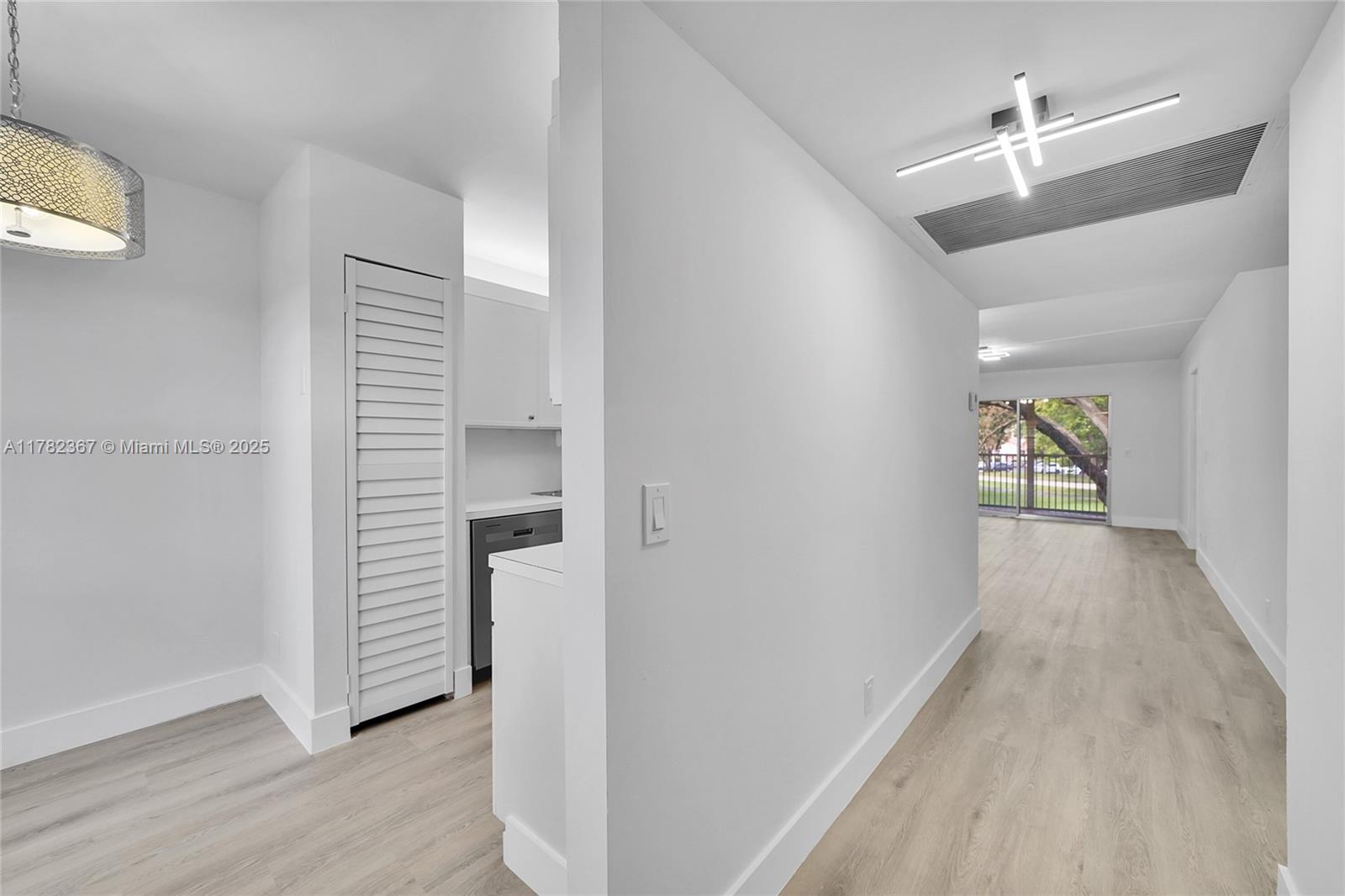 CAMBRIDGE AT CENTURY VILL - Residential