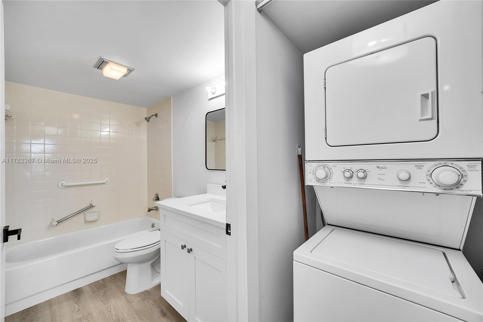 CAMBRIDGE AT CENTURY VILL - Residential