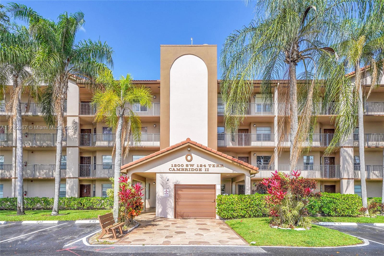 CAMBRIDGE AT CENTURY VILL - Residential