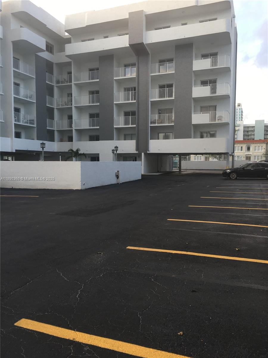 395 NE 21st St 605