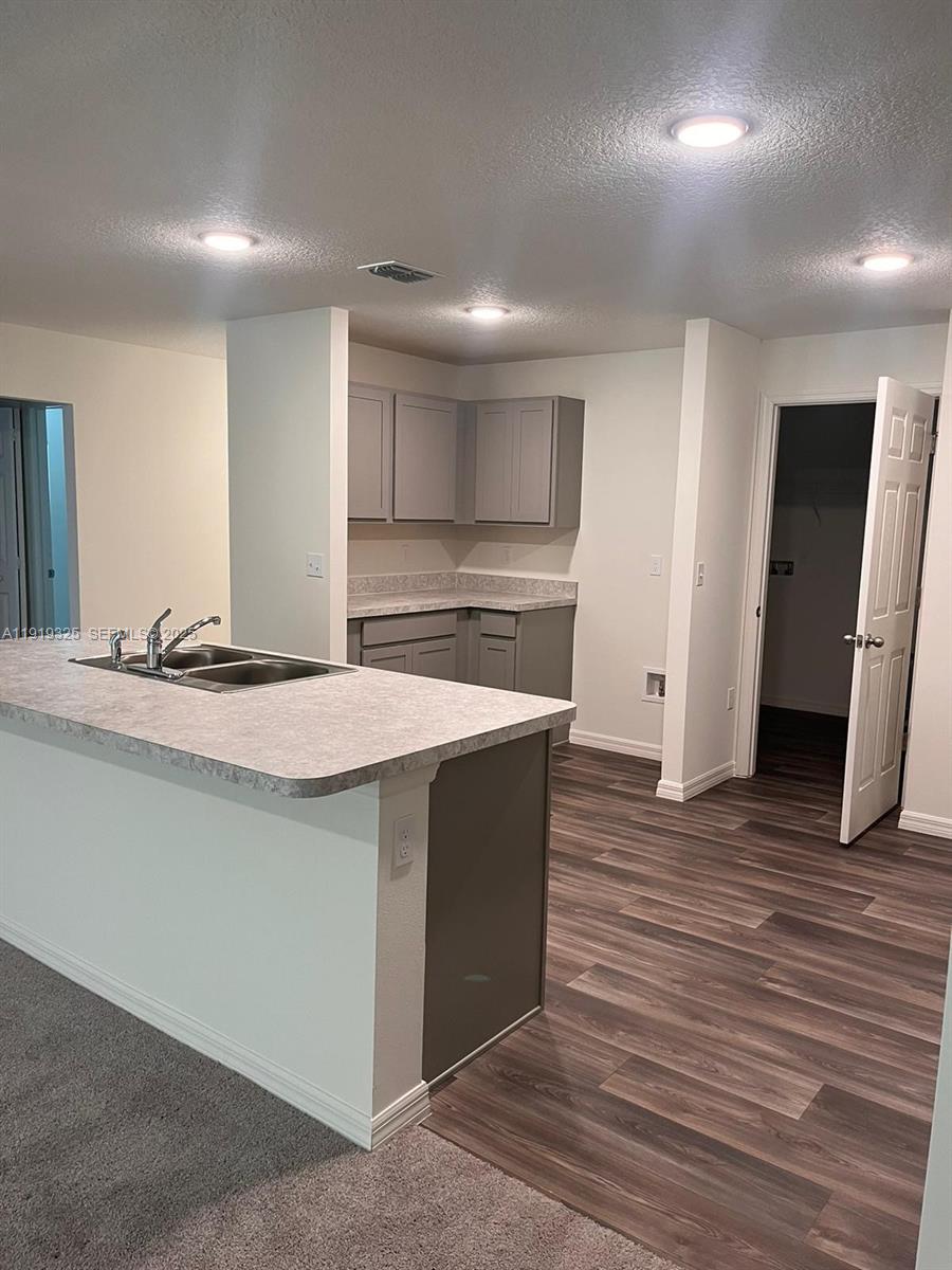 PORT ST LUCIE SECTION 25 - Residential Lease