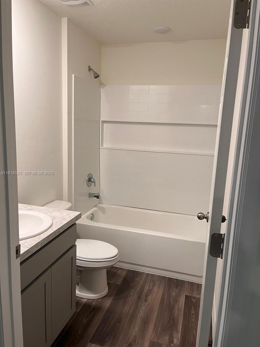 PORT ST LUCIE SECTION 25 - Residential Lease