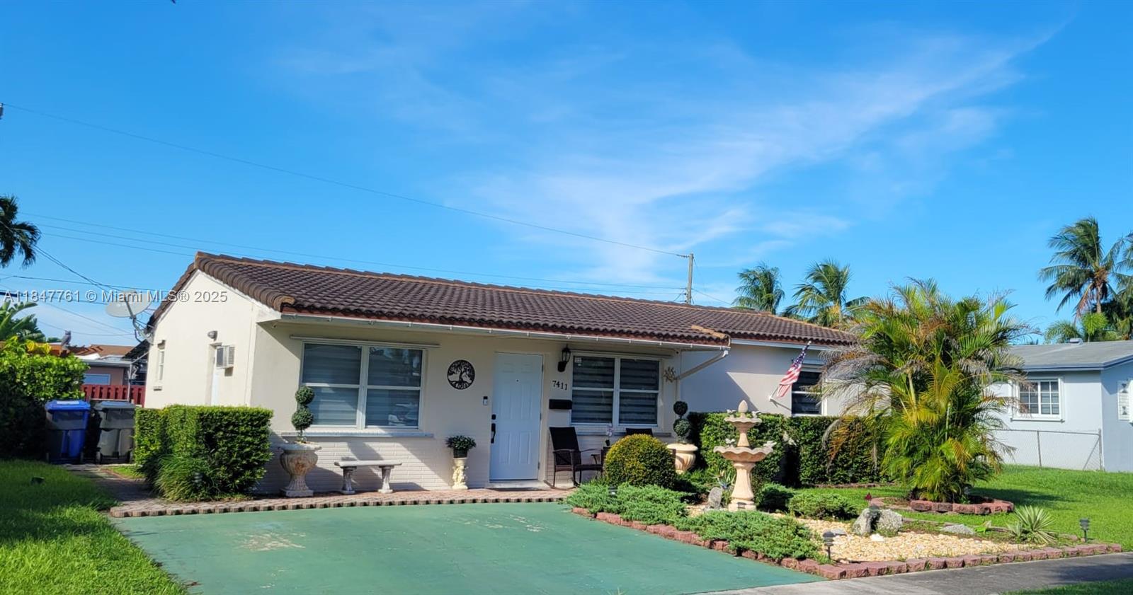 Beautiful House with 3 Beds and 2 Baths, offering an open living room/dining room area and an open kitchen. Hurricane shutters. Overside backyard with room for a pool.This delightful single family home is situated in a family-friendly neighborhood close to schools and shopping. Do not miss this opportunity!