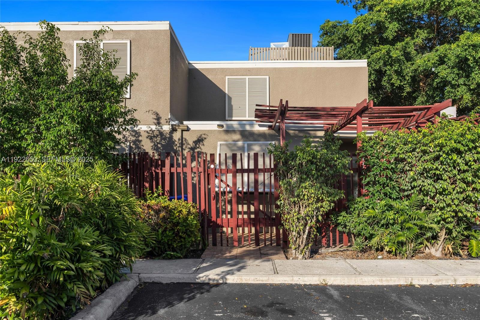 EVERGLADES SUGAR & LAND C - Residential