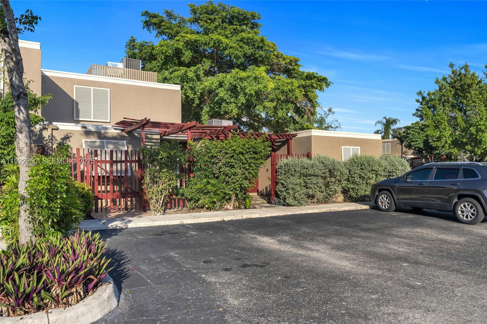 EVERGLADES SUGAR & LAND C - Residential