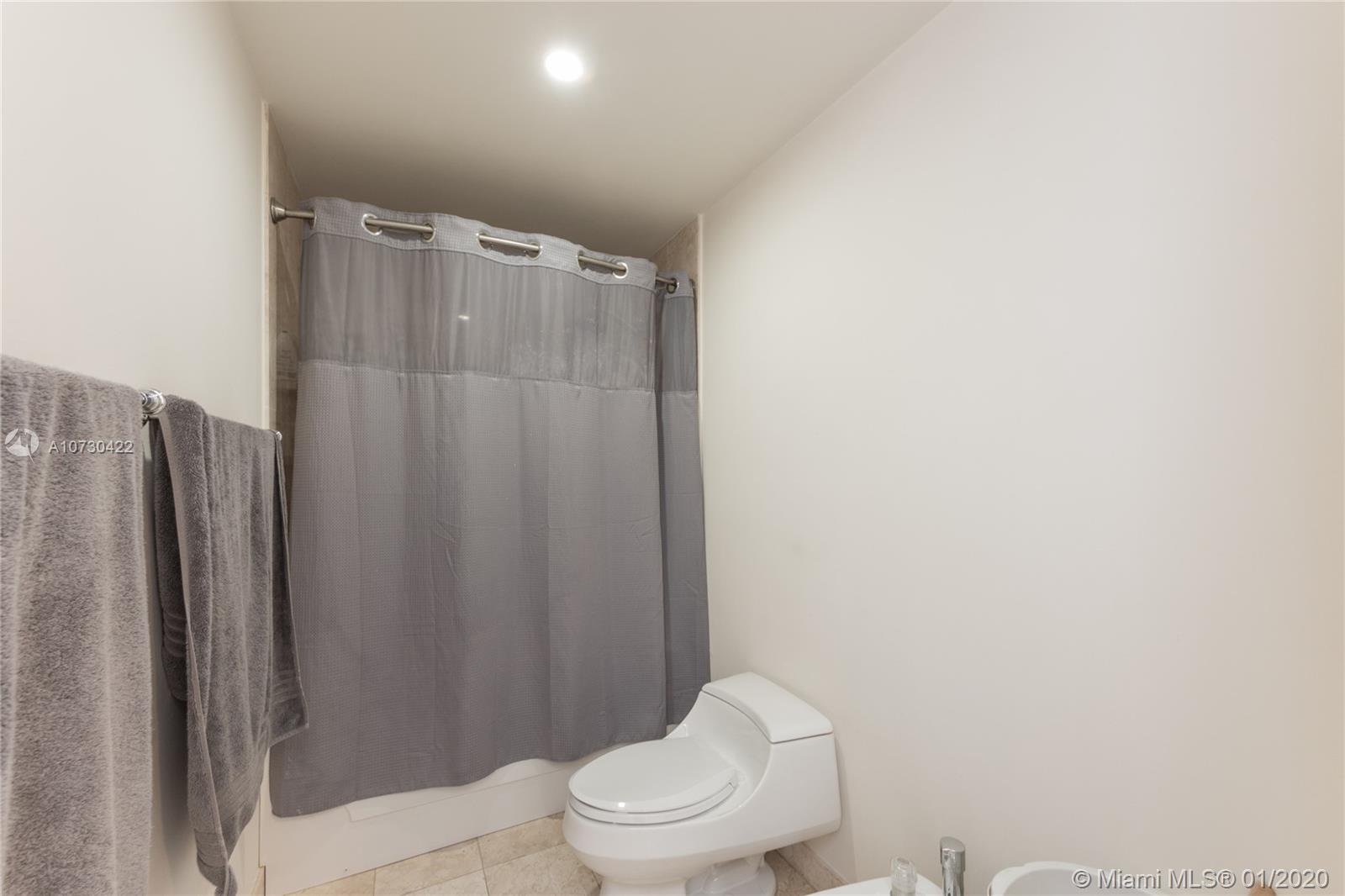 THREE TEQUESTA POINT COND - Residential