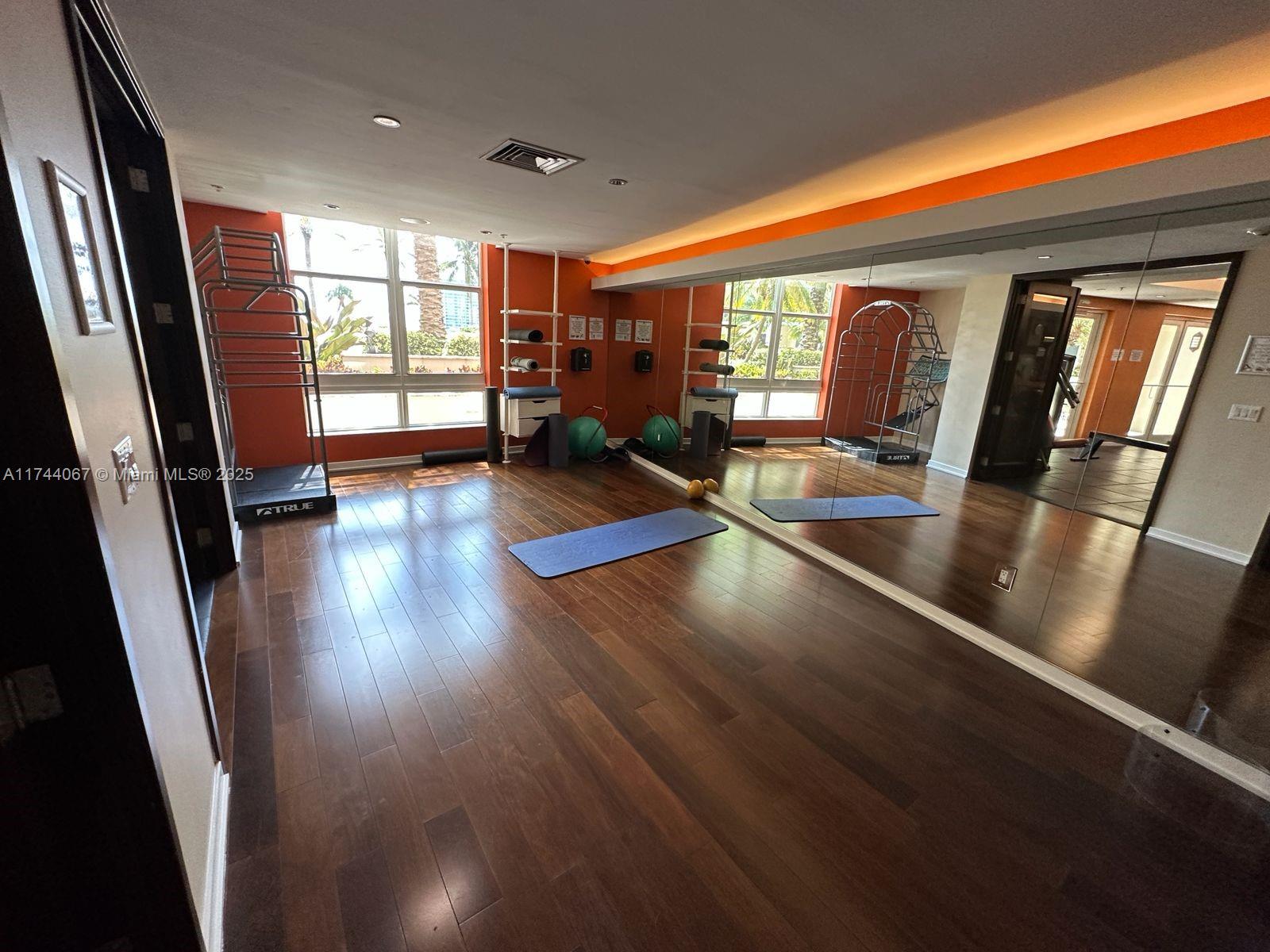 CITYPLACE SOUTH TOWER CON - Residential Lease