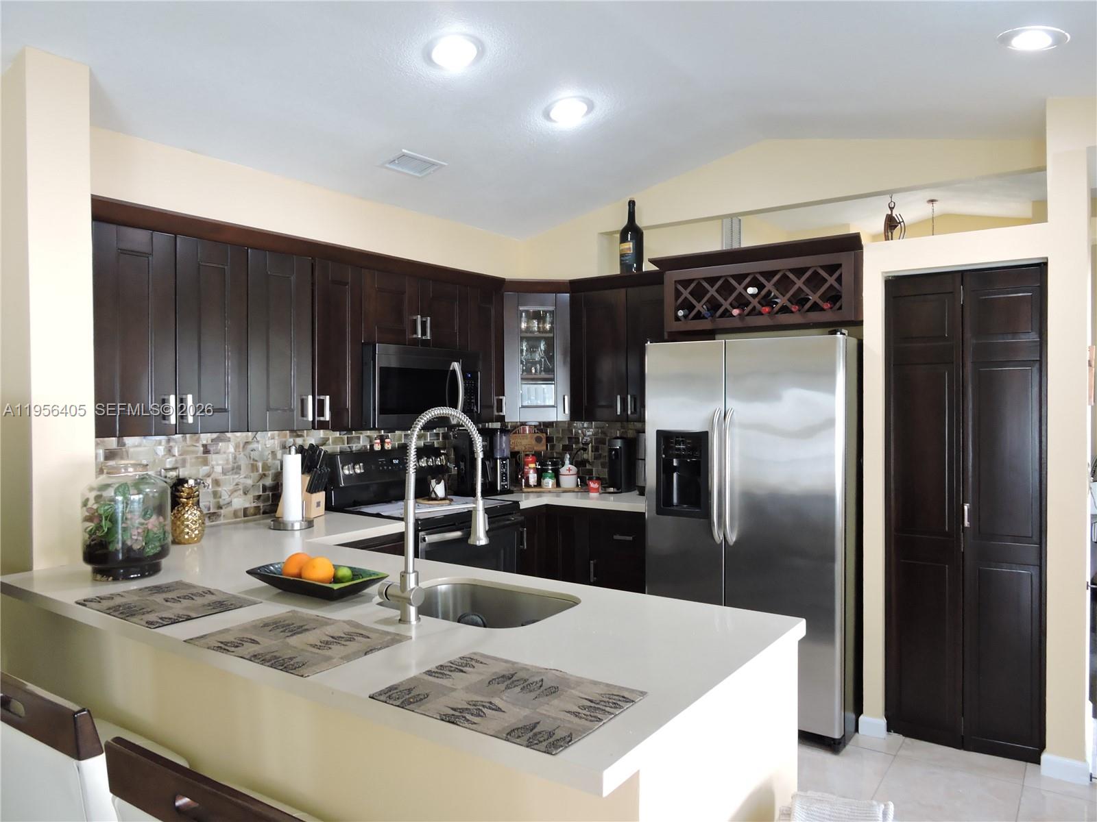 LANDINGS - Residential