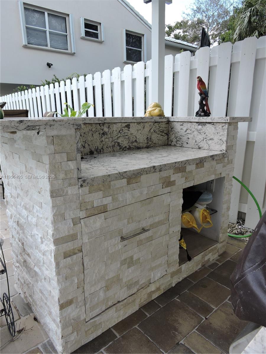 LANDINGS - Residential