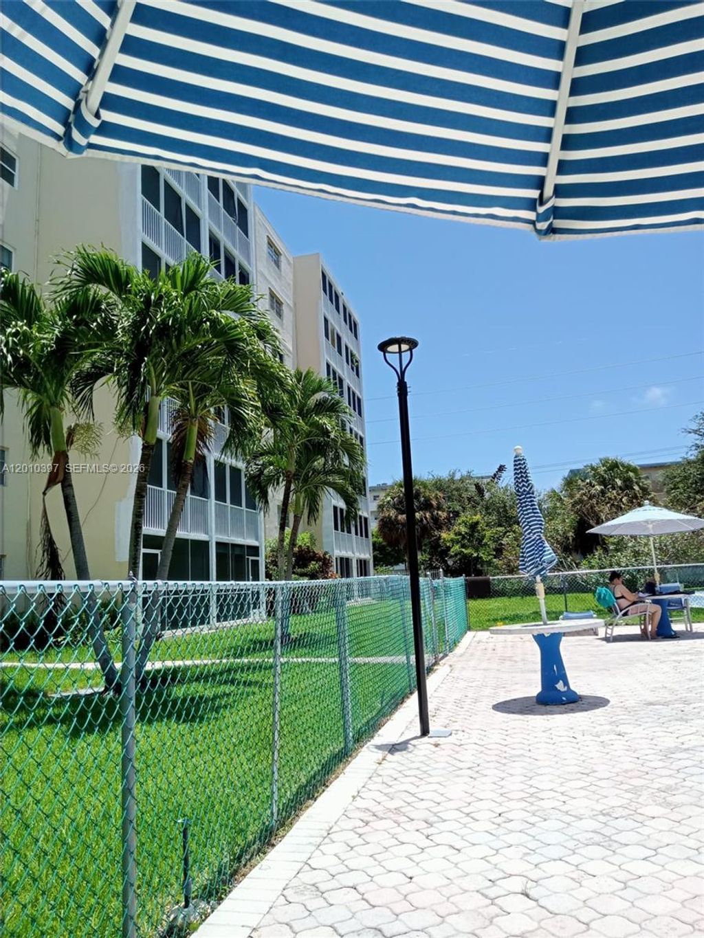 Photo of 319 NE 14th Ave #604, Hallandale Beach, FL 33009 (MLS # A12010397)