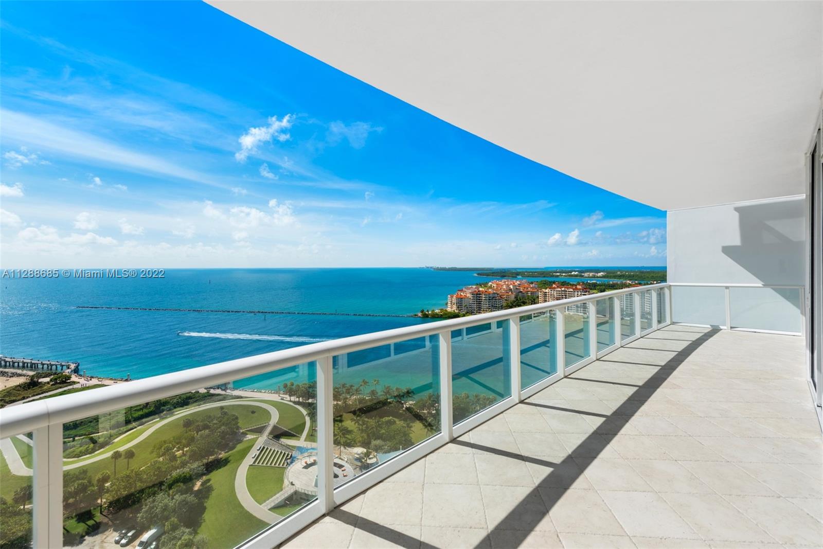 CONTINUUM ON SOUTH BEACH - Residential