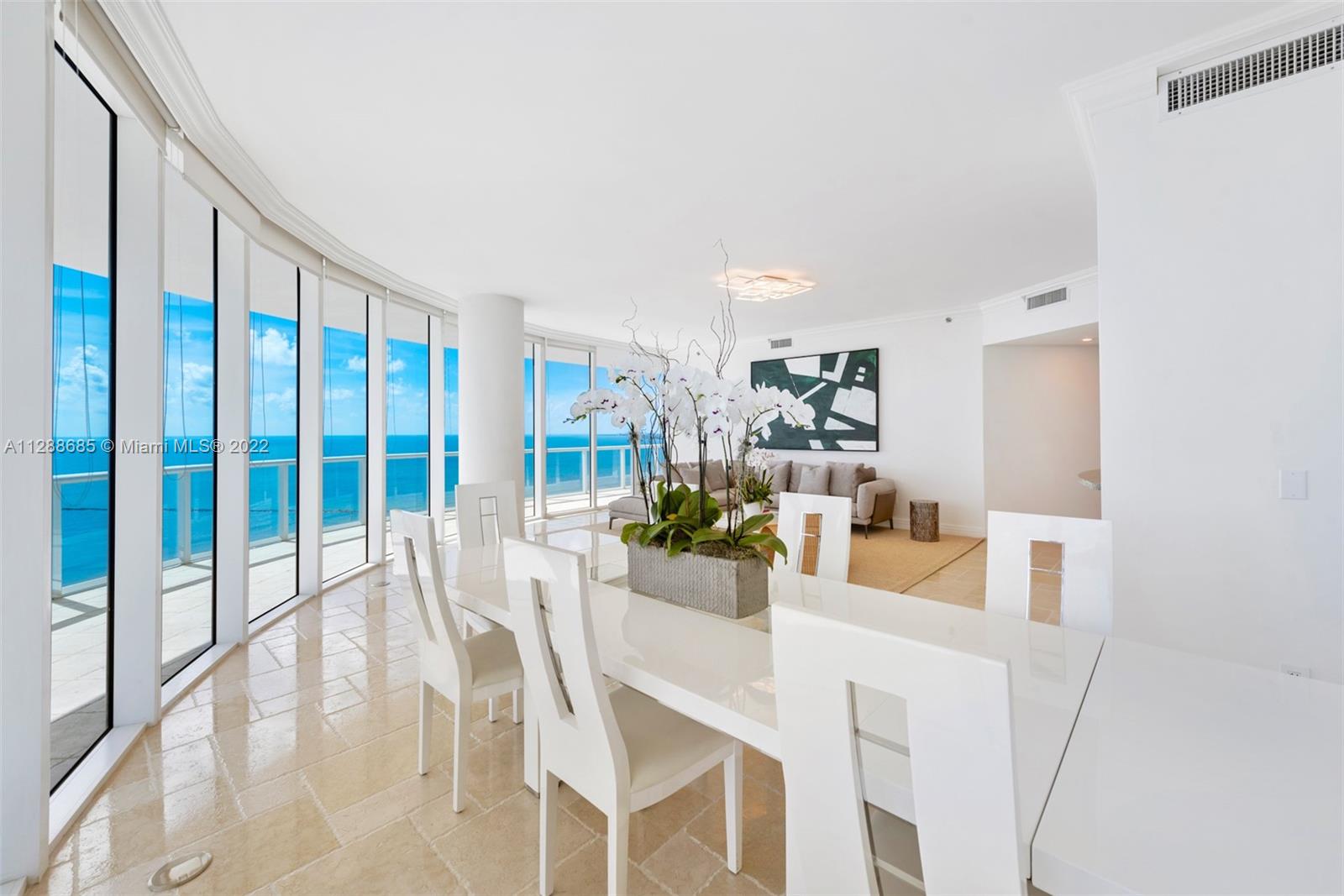 CONTINUUM ON SOUTH BEACH - Residential