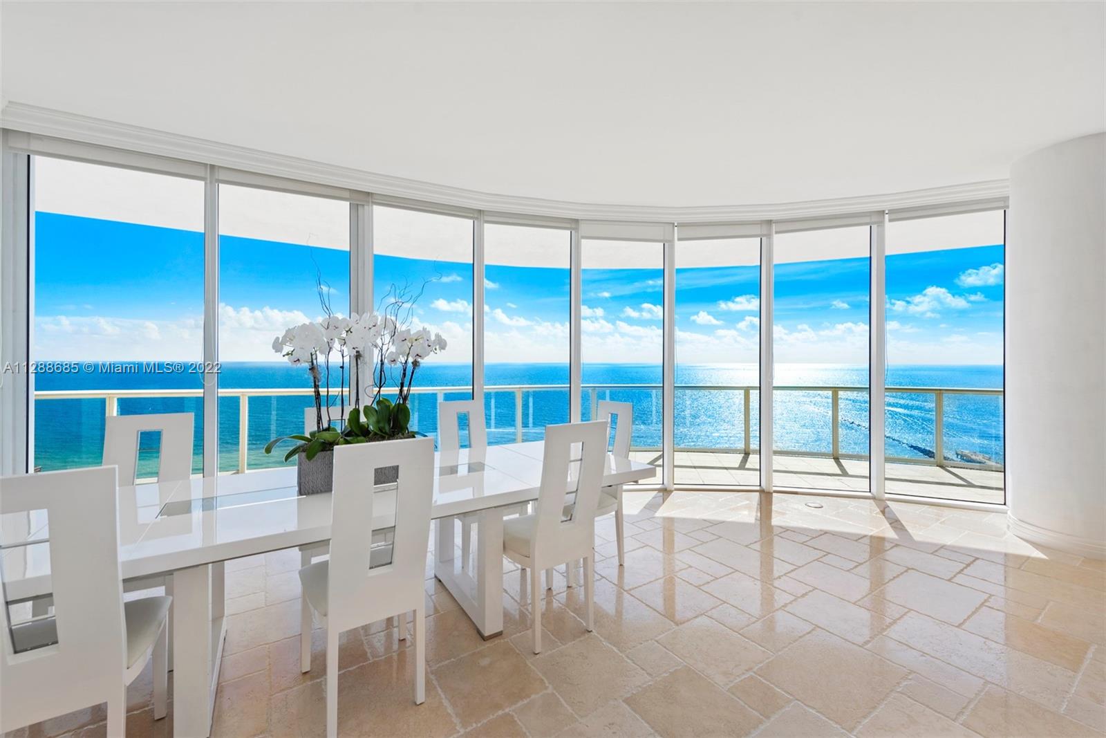 CONTINUUM ON SOUTH BEACH - Residential