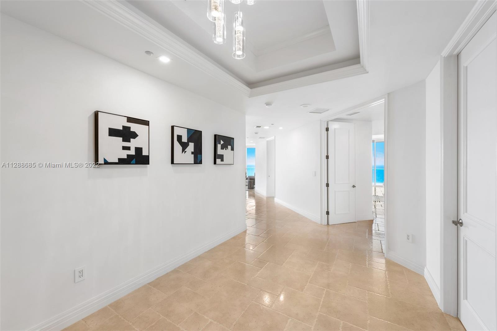 CONTINUUM ON SOUTH BEACH - Residential