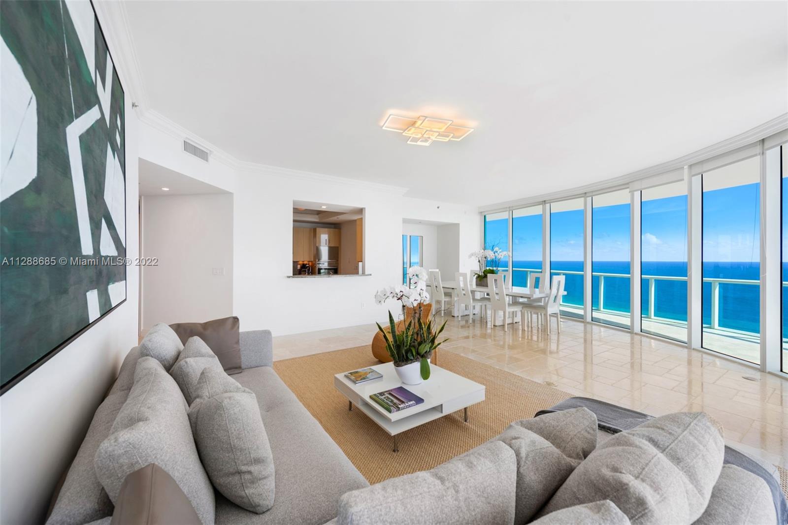 CONTINUUM ON SOUTH BEACH - Residential