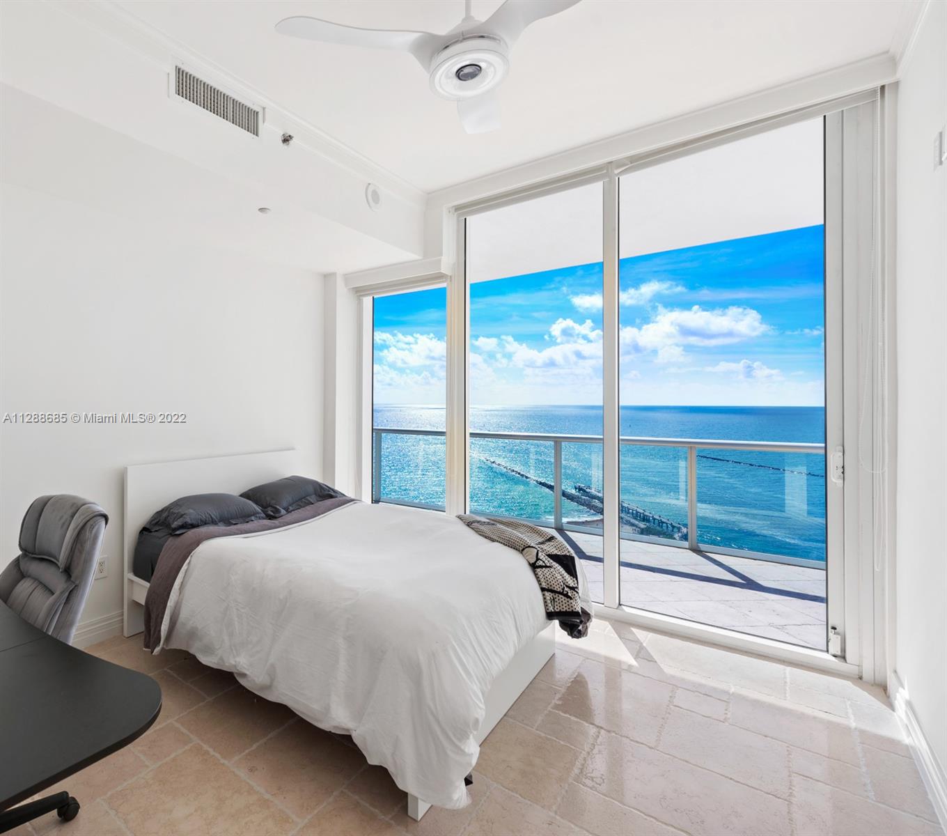 CONTINUUM ON SOUTH BEACH - Residential