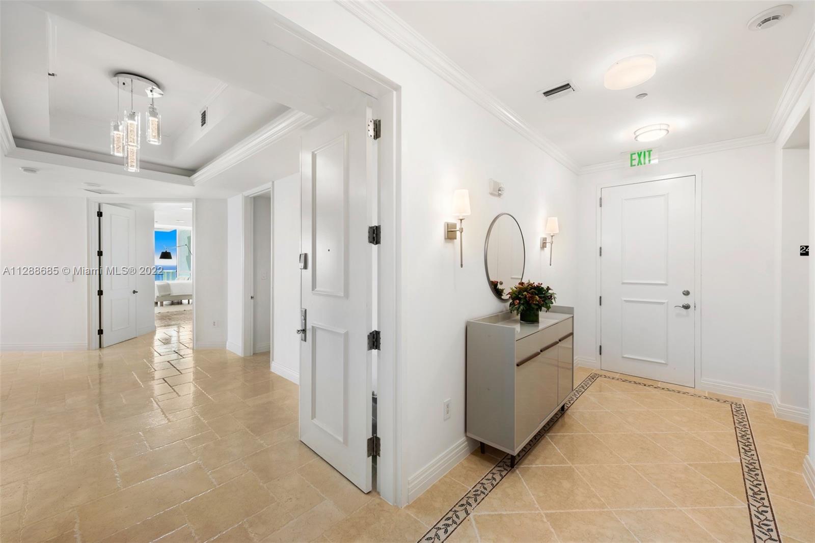 CONTINUUM ON SOUTH BEACH - Residential