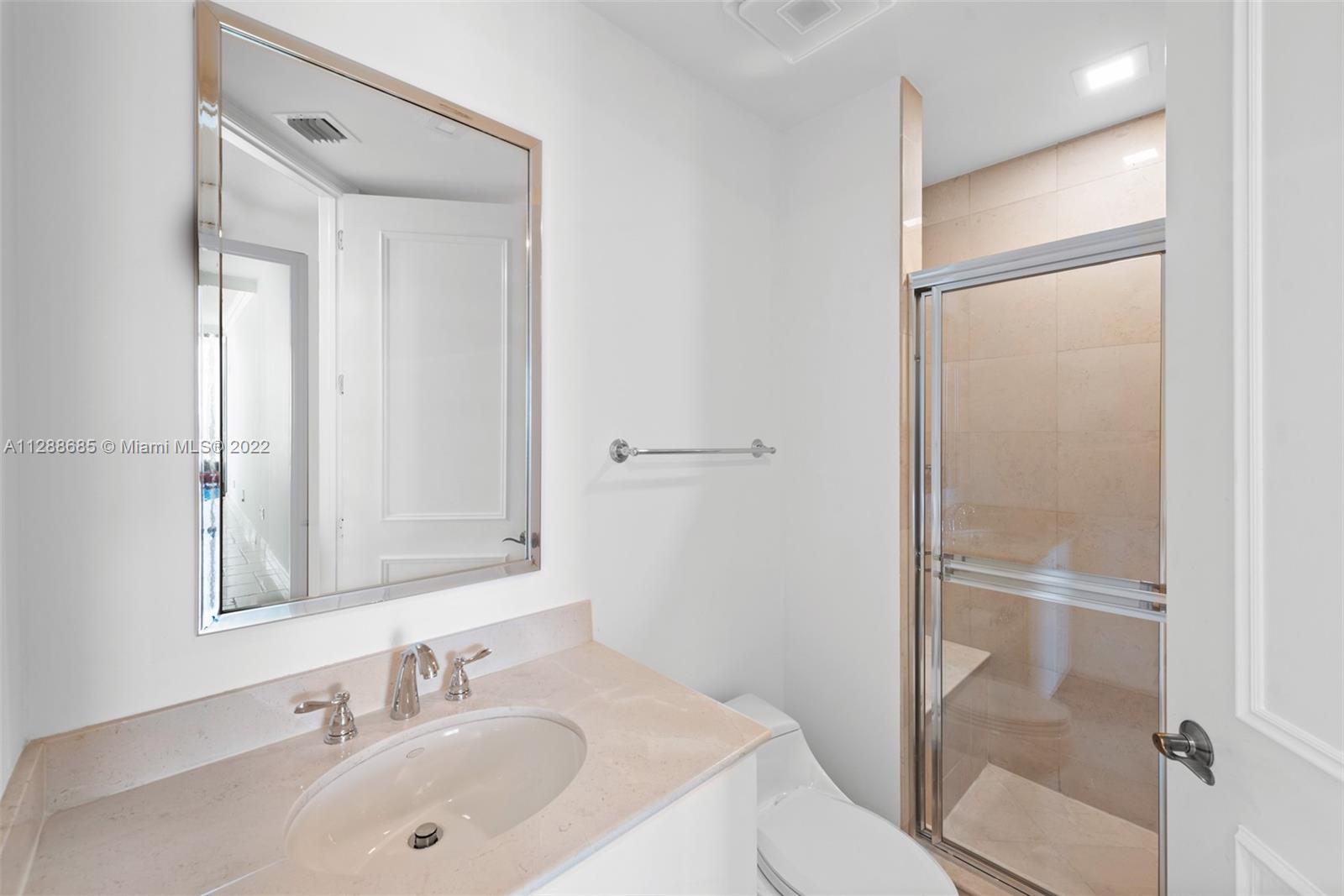 CONTINUUM ON SOUTH BEACH - Residential