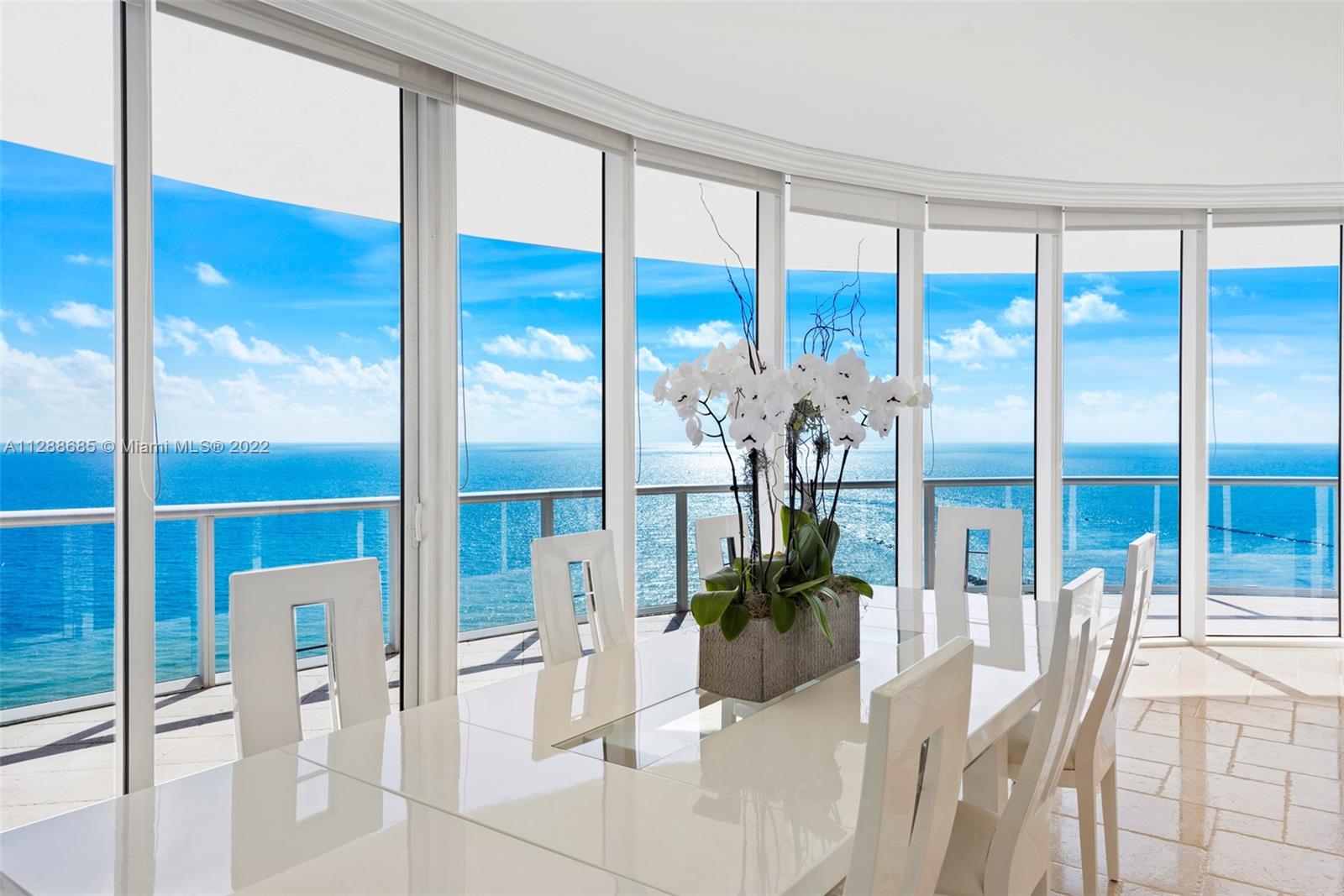 CONTINUUM ON SOUTH BEACH - Residential