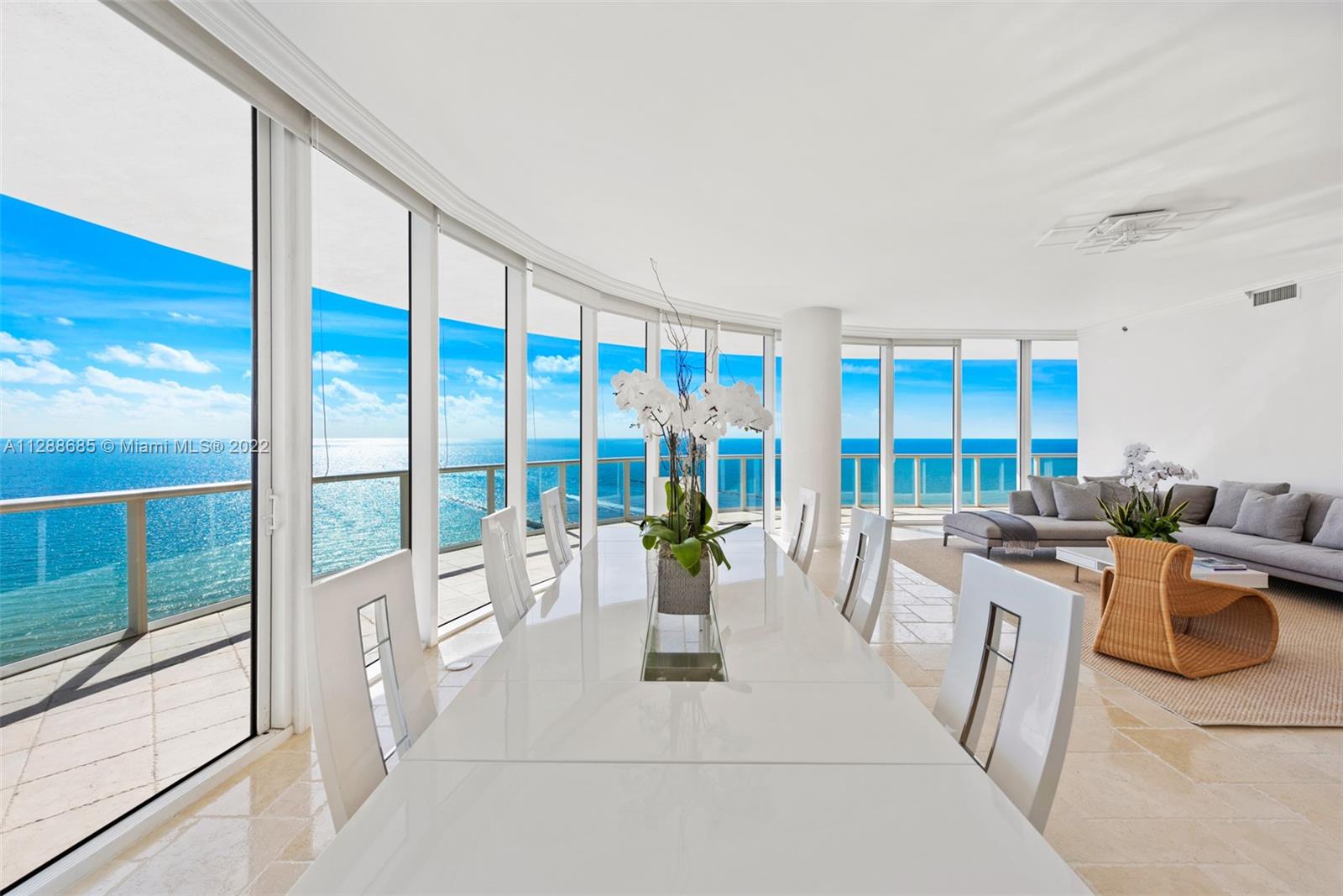 CONTINUUM ON SOUTH BEACH - Residential