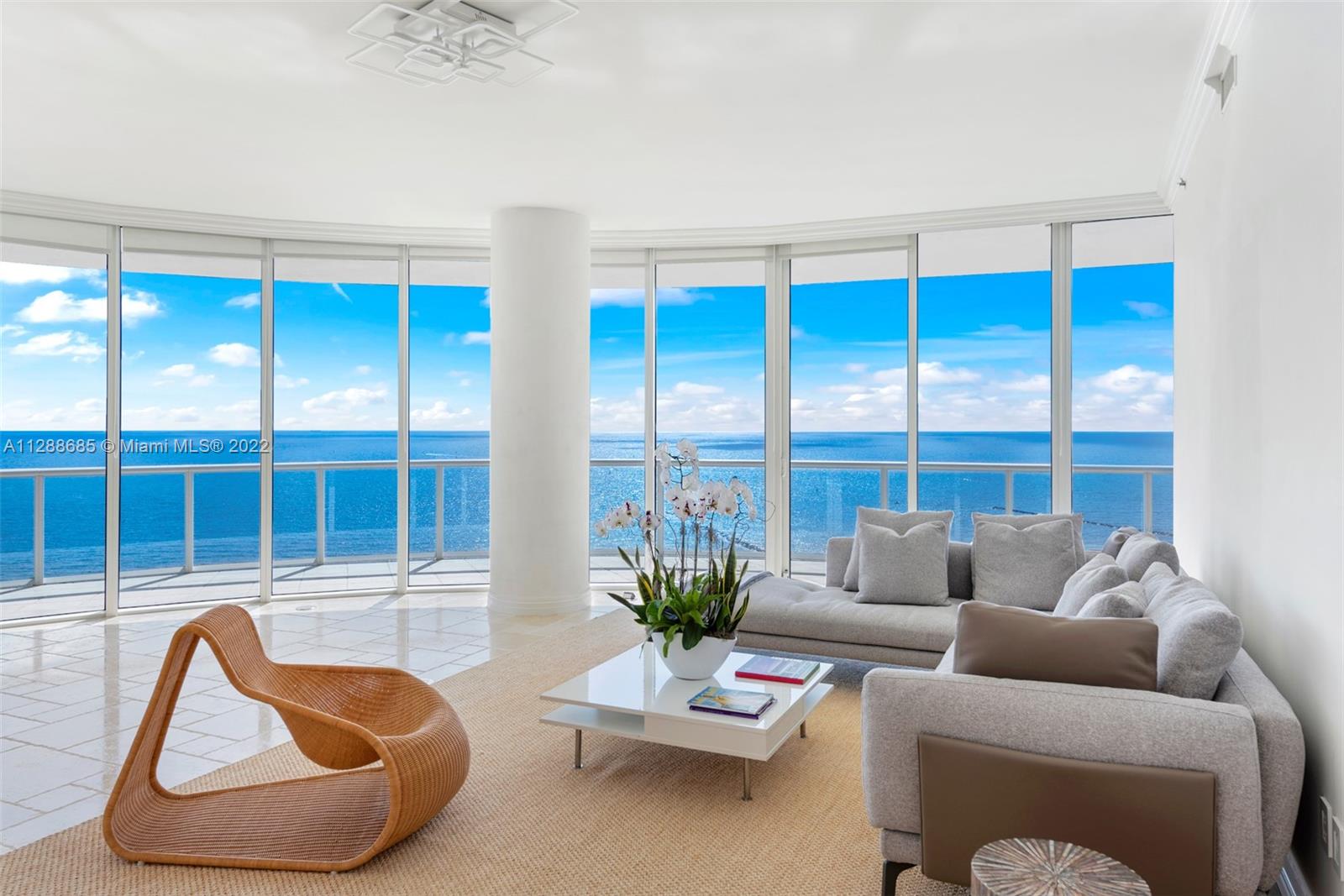 CONTINUUM ON SOUTH BEACH - Residential