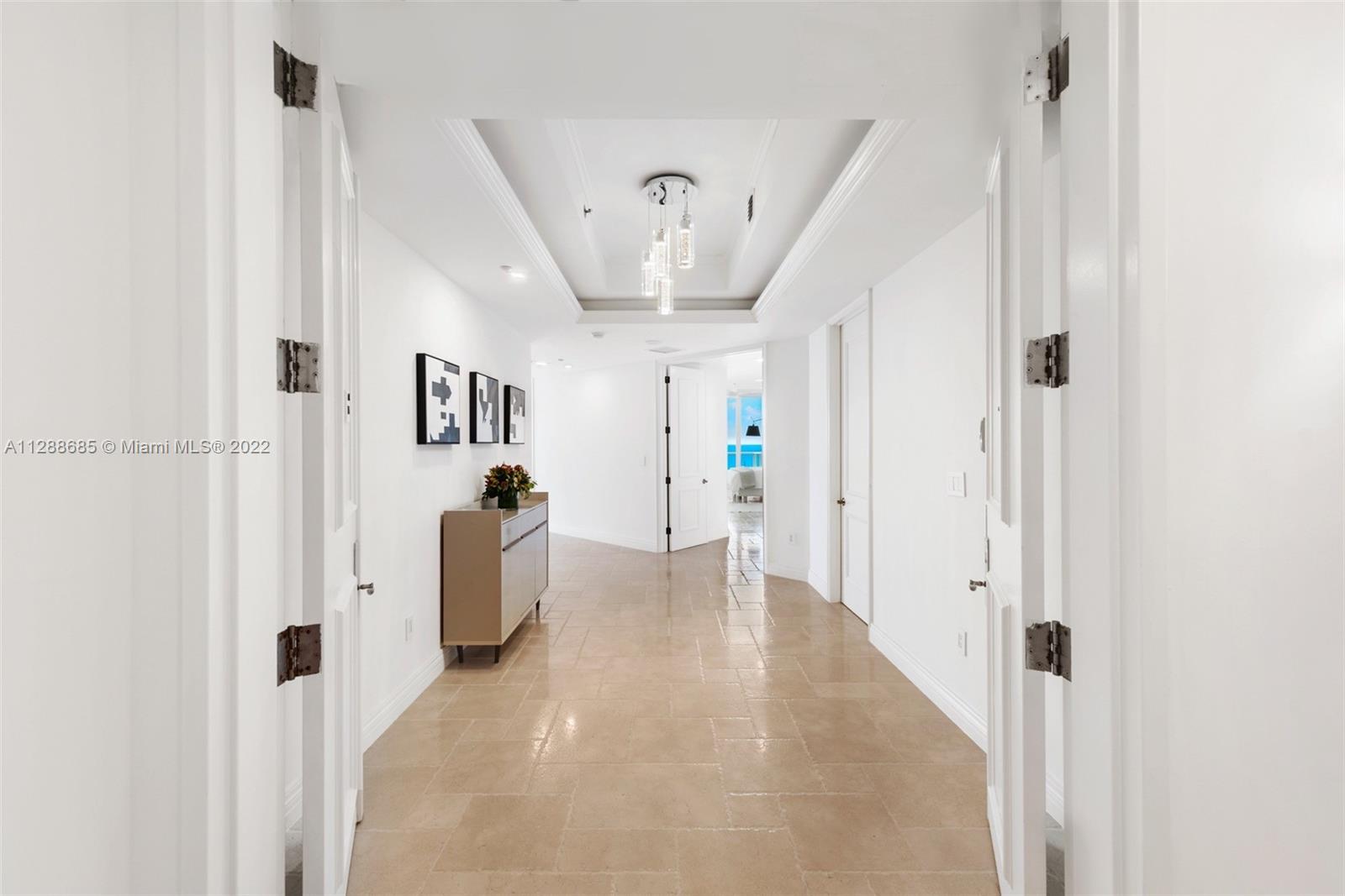 CONTINUUM ON SOUTH BEACH - Residential